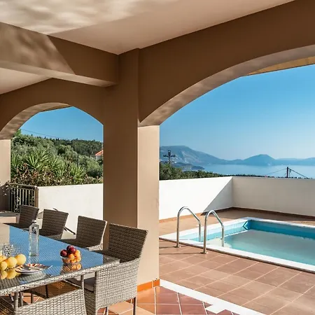 Kumusha Near Fiscardo * Mánganos