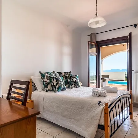 Villa Kumusha Near Fiscardo *