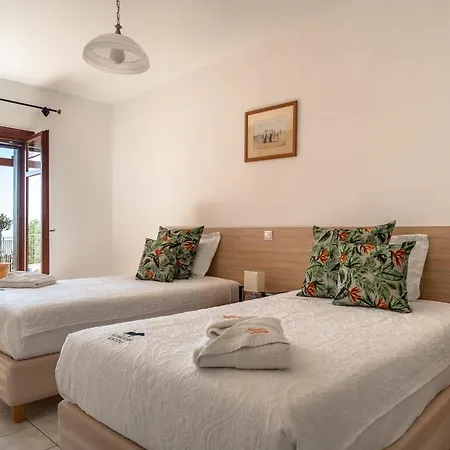 Kumusha Near Fiscardo Villa